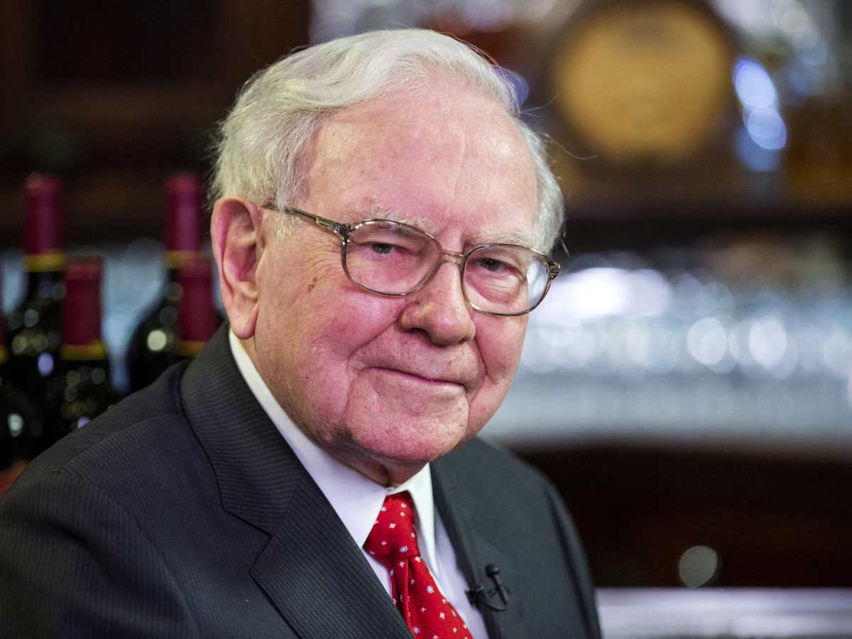 Lo sợ suy thoái? Hãy làm theo lời khuyên này của Warren Buffett