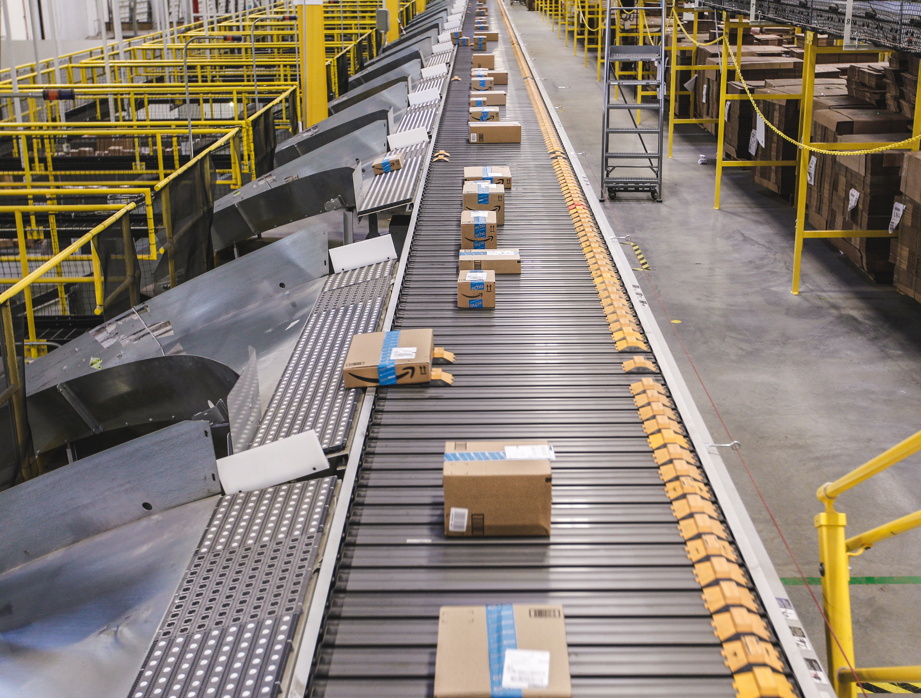 Amazon báo cáo thu nhập: 3 vấn đề cần xem xét