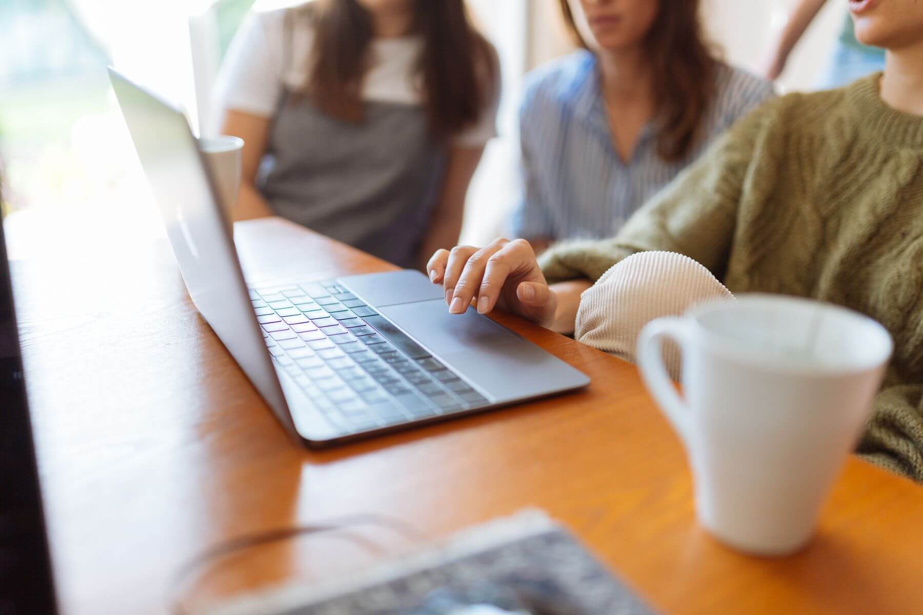 Apple: có phải cổ phiếu trả cổ tức hàng đầu?