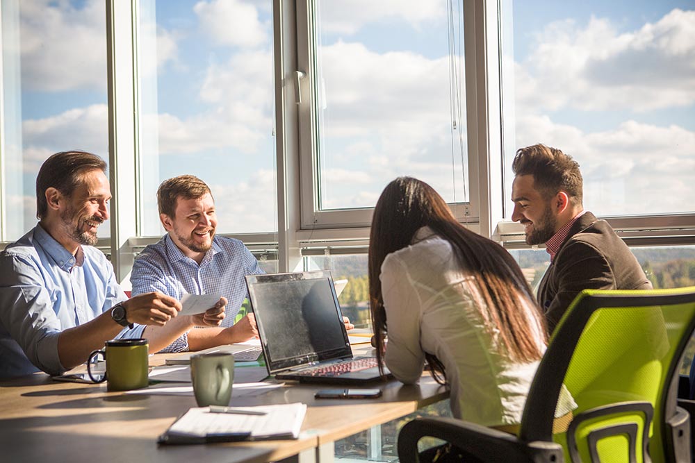 Cổ phiếu Microsoft: so sánh luận điểm Phe Bò, Phe Gấu