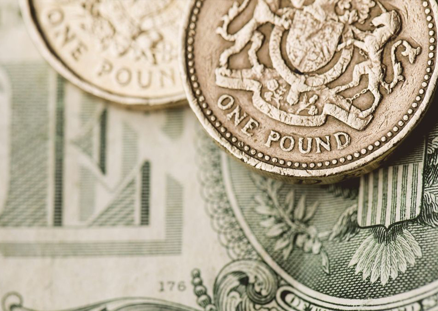 GBP/USD giao dịch trong phạm vi 1,2550