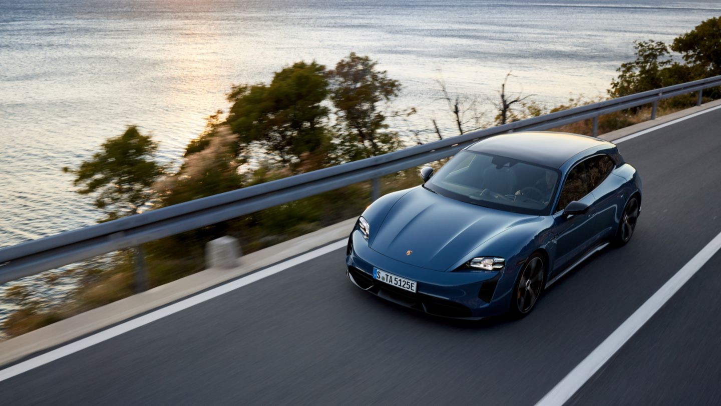 Porsche AG: Chất lượng đi đôi với giá tiền, nhưng “đắt xắt ra miếng”