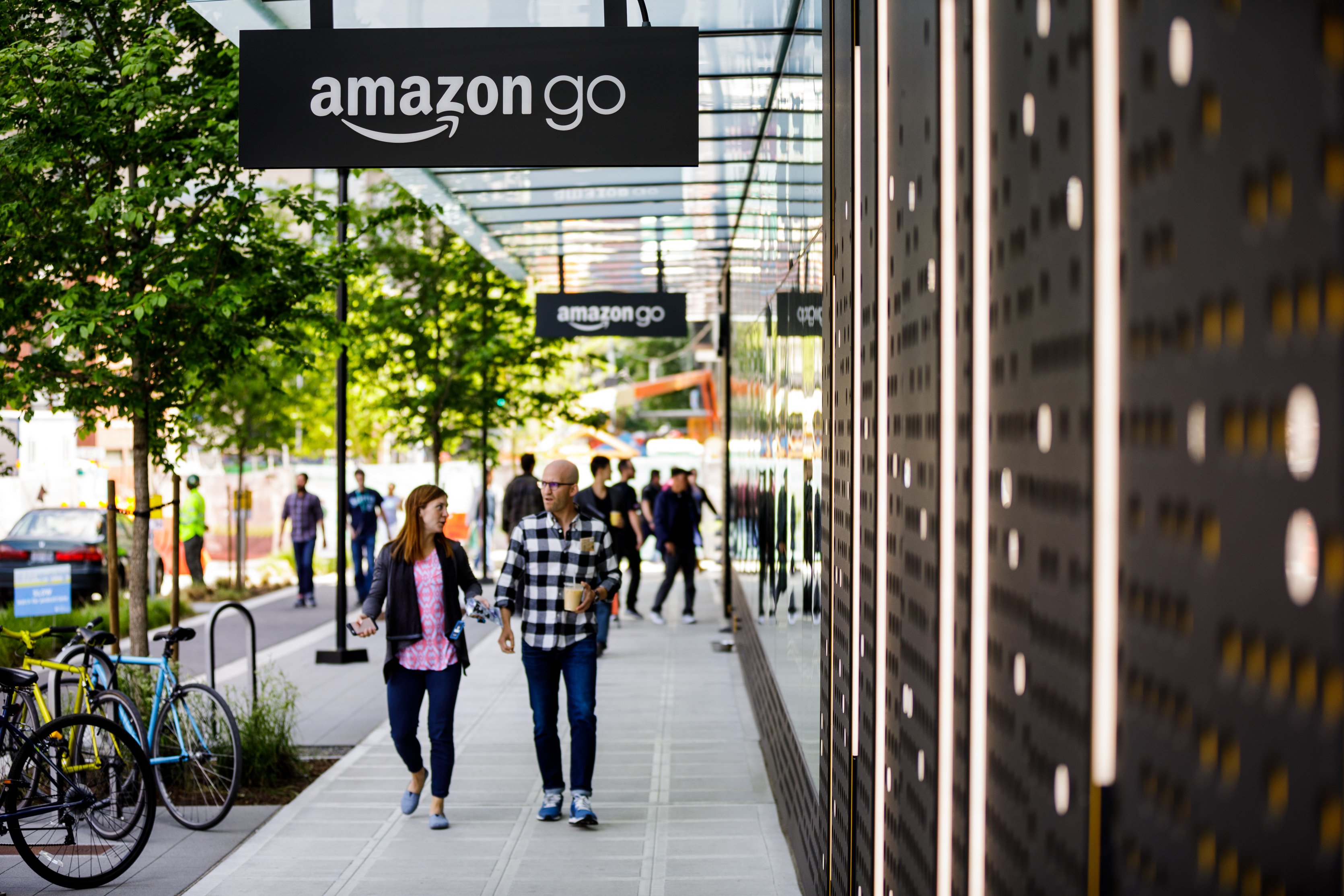 Cổ phiếu Amazon đã tăng 50% trong năm nay, liệu vẫn đáng mua?