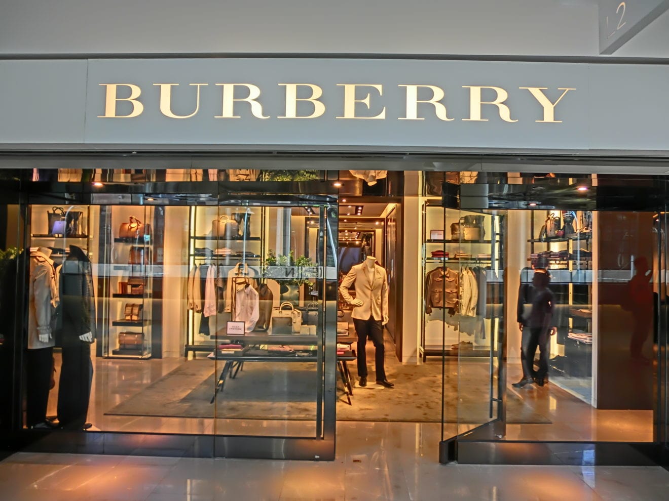 Cổ phiếu Burberry được Deutsche Bank nâng cấp mục tiêu giá