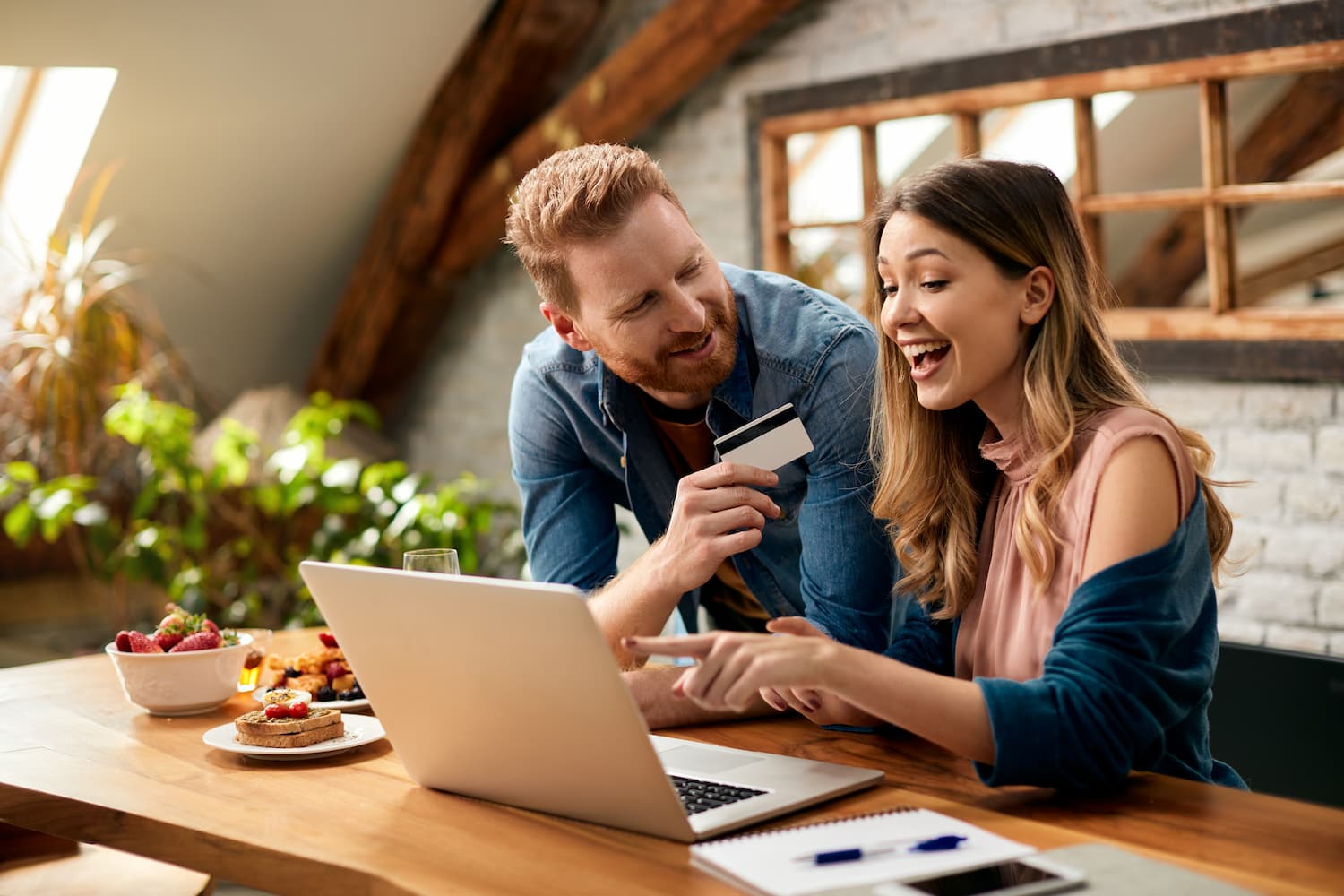 Bank of America, Visa, Amazon, Paramount: 4 cổ phiếu Buffett đáng mua ngay trong tháng 6