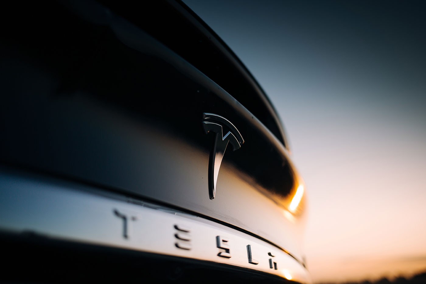 Cổ phiếu Tesla tiếp tục tăng. Liệu có đạt đến 1 nghìn tỷ USD?