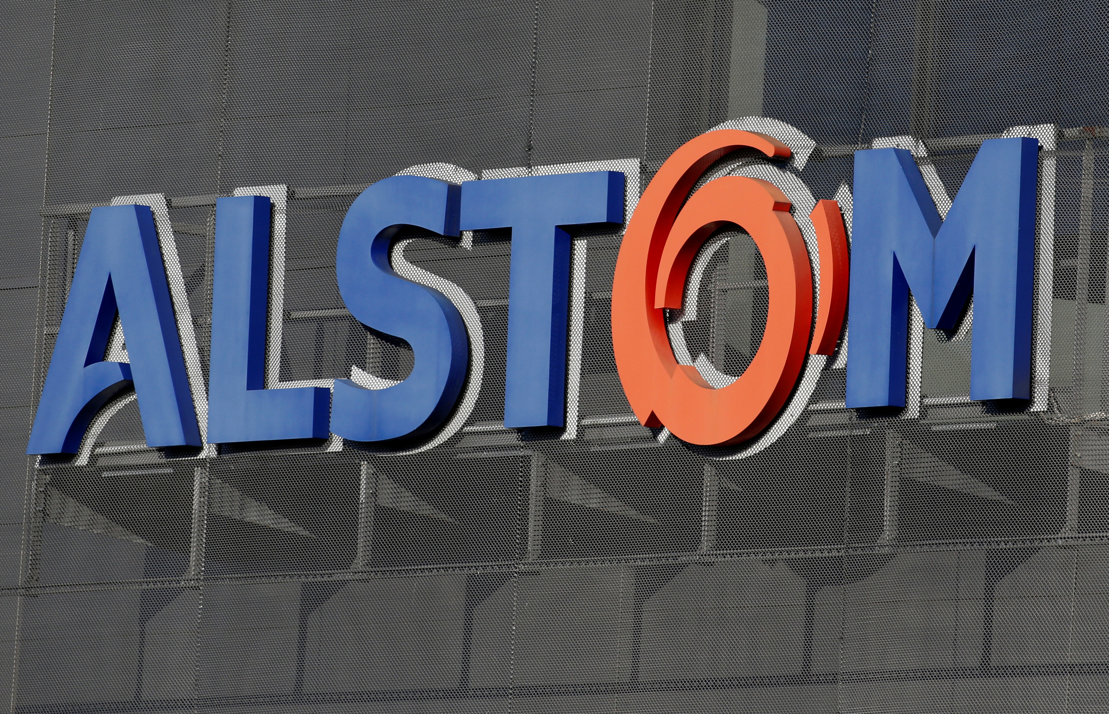 Tập đoàn công nghiệp Alstom SA (Pháp) chia cổ tức 0,25 euro