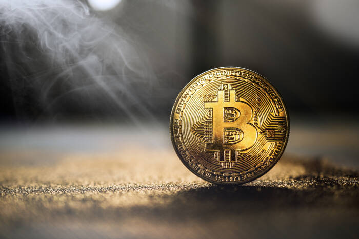 XRP, XLM đi ngược thị trường; Bitcoin mất ngưỡng 30.000 USD