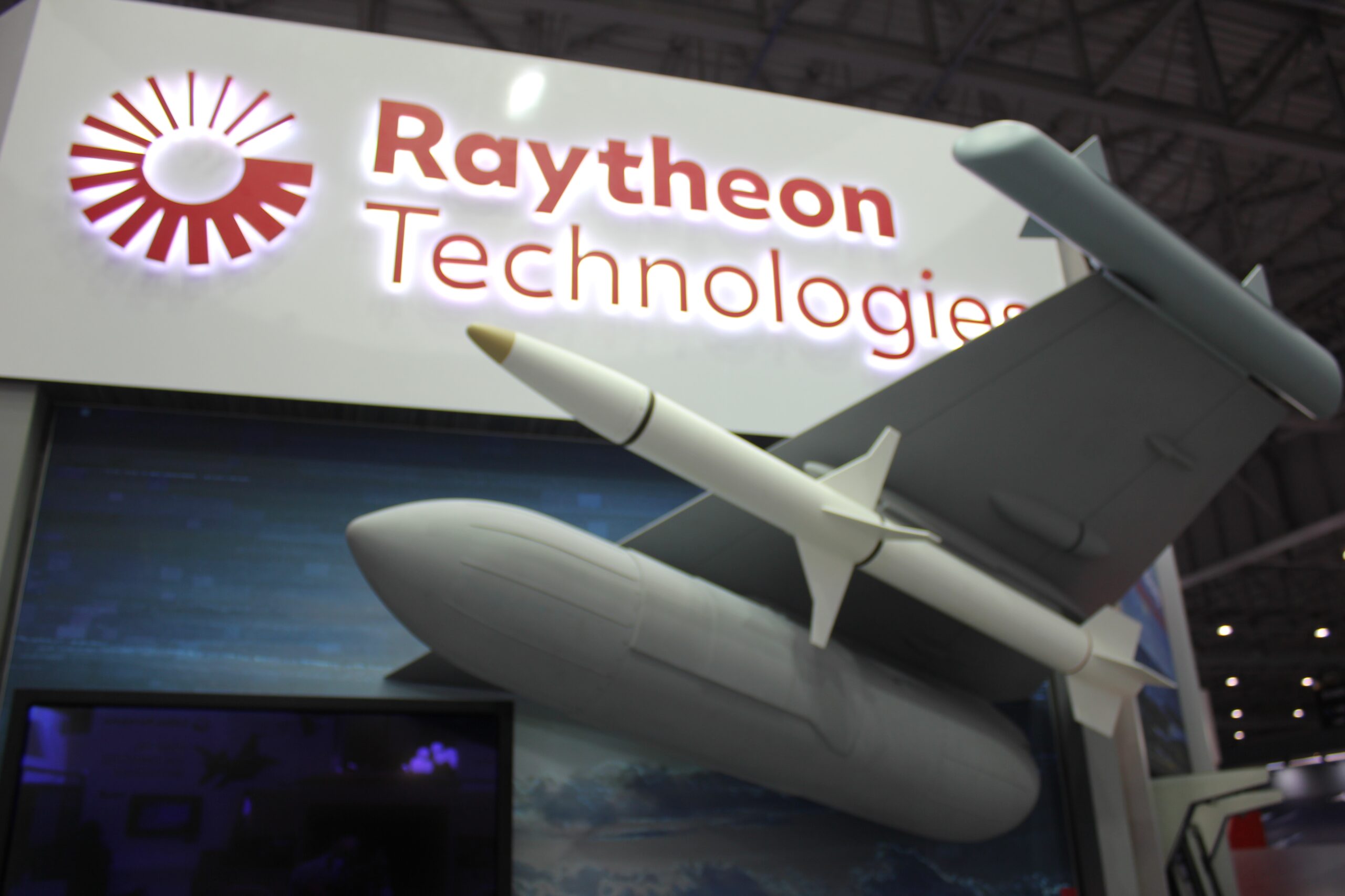 Mua Raytheon Technologies: mã hàng không quốc phòng không nên bỏ lỡ