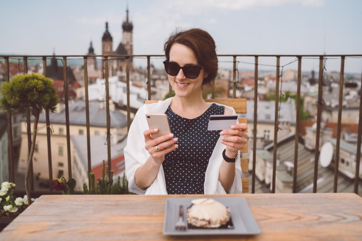 Có nên mua cổ phiếu Visa?