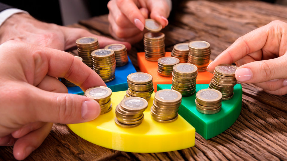 Bạn có 1.000 USD? Mua ngay 4 cổ phiếu Amazon, Chewy, Coca-Cola, Johnson & Johnson