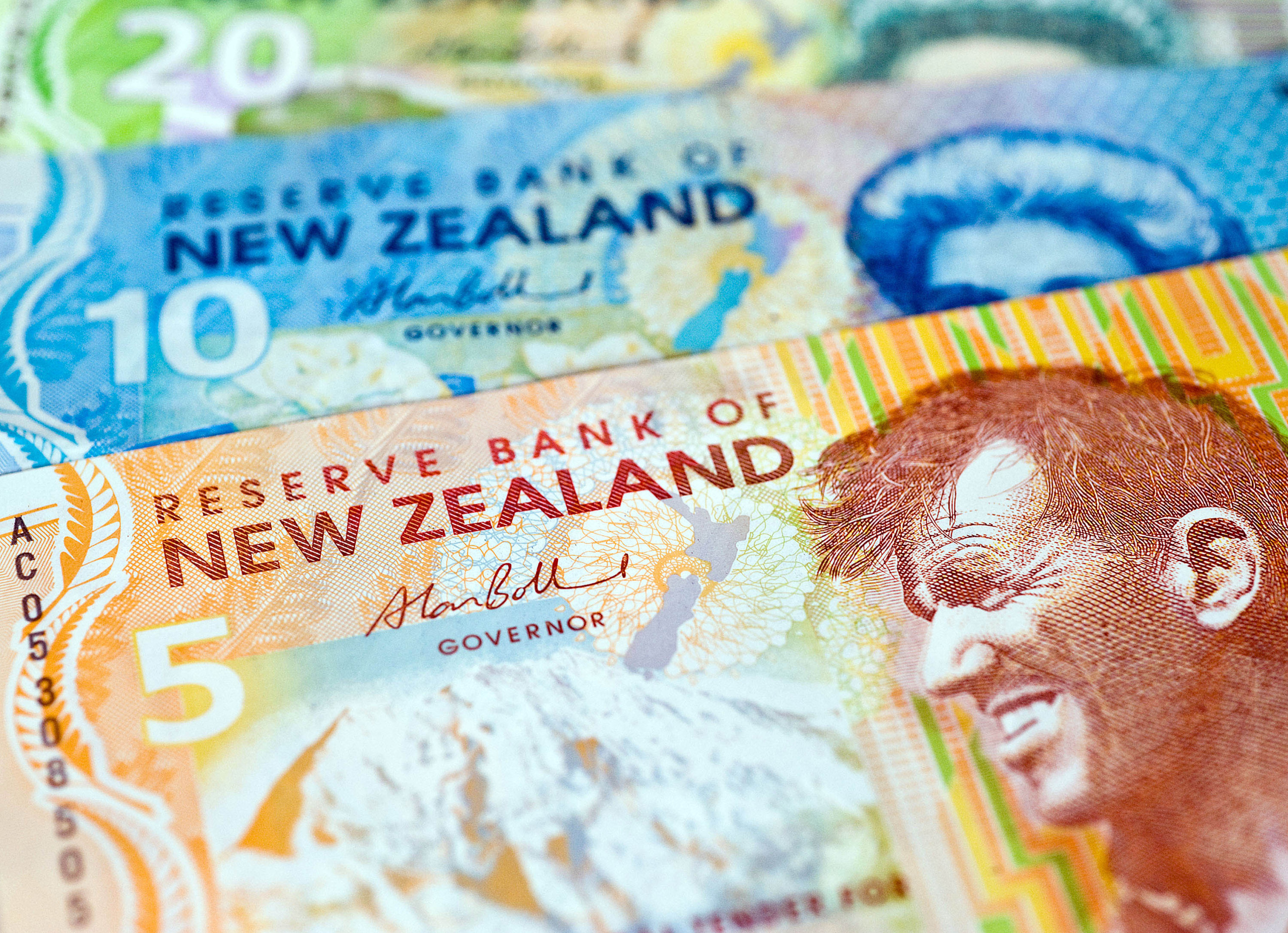 Phe giá xuống NZD/USD nỗ lực giành quyền kiểm soát