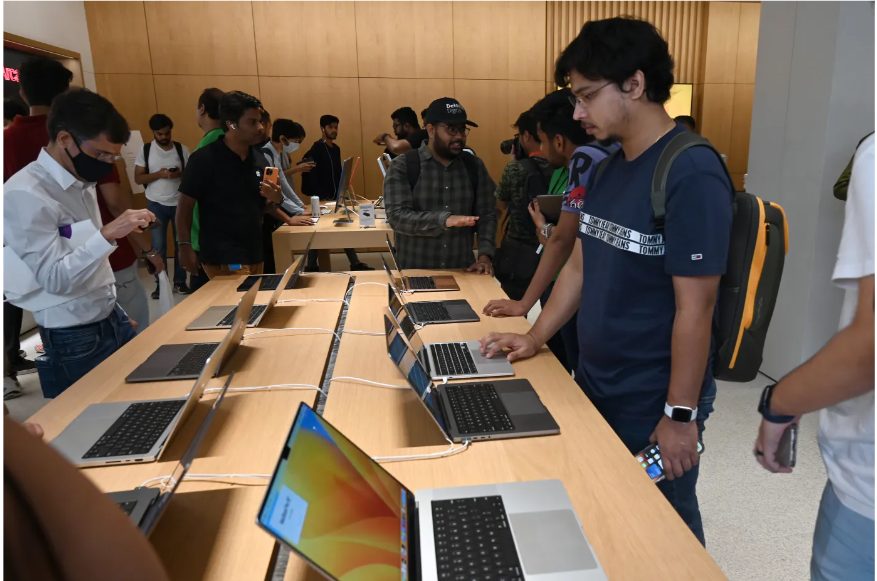 Ấn Độ hạn chế nhập khẩu máy tính, Samsung, Apple bị tác động ra sao?