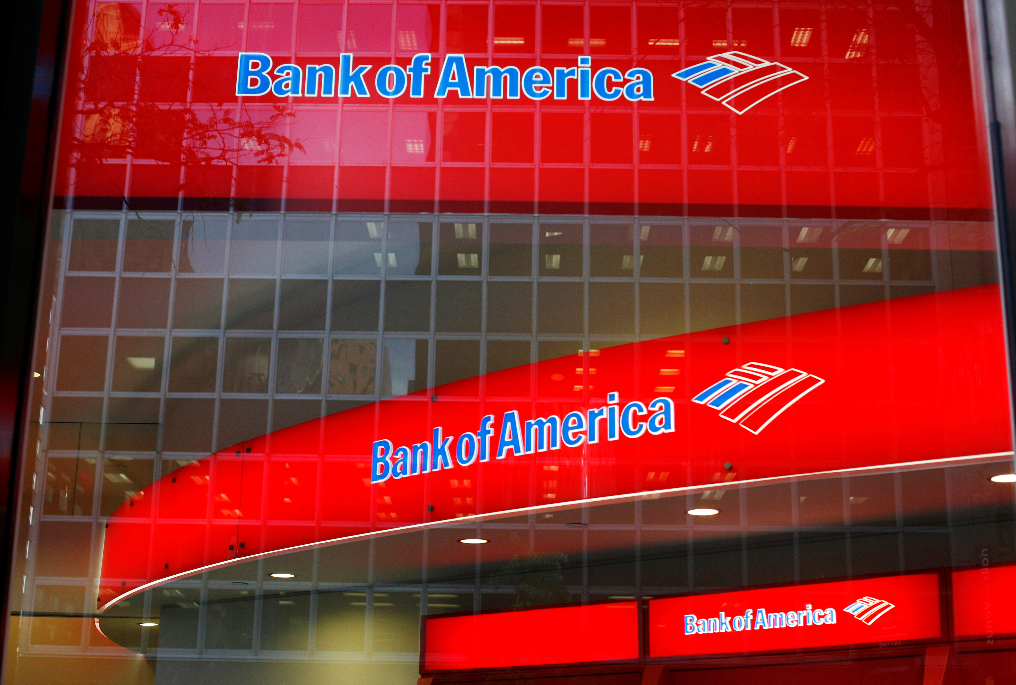 Bank of America tăng cổ tức hàng quý 9% lên 0,24 USD/cổ phiếu