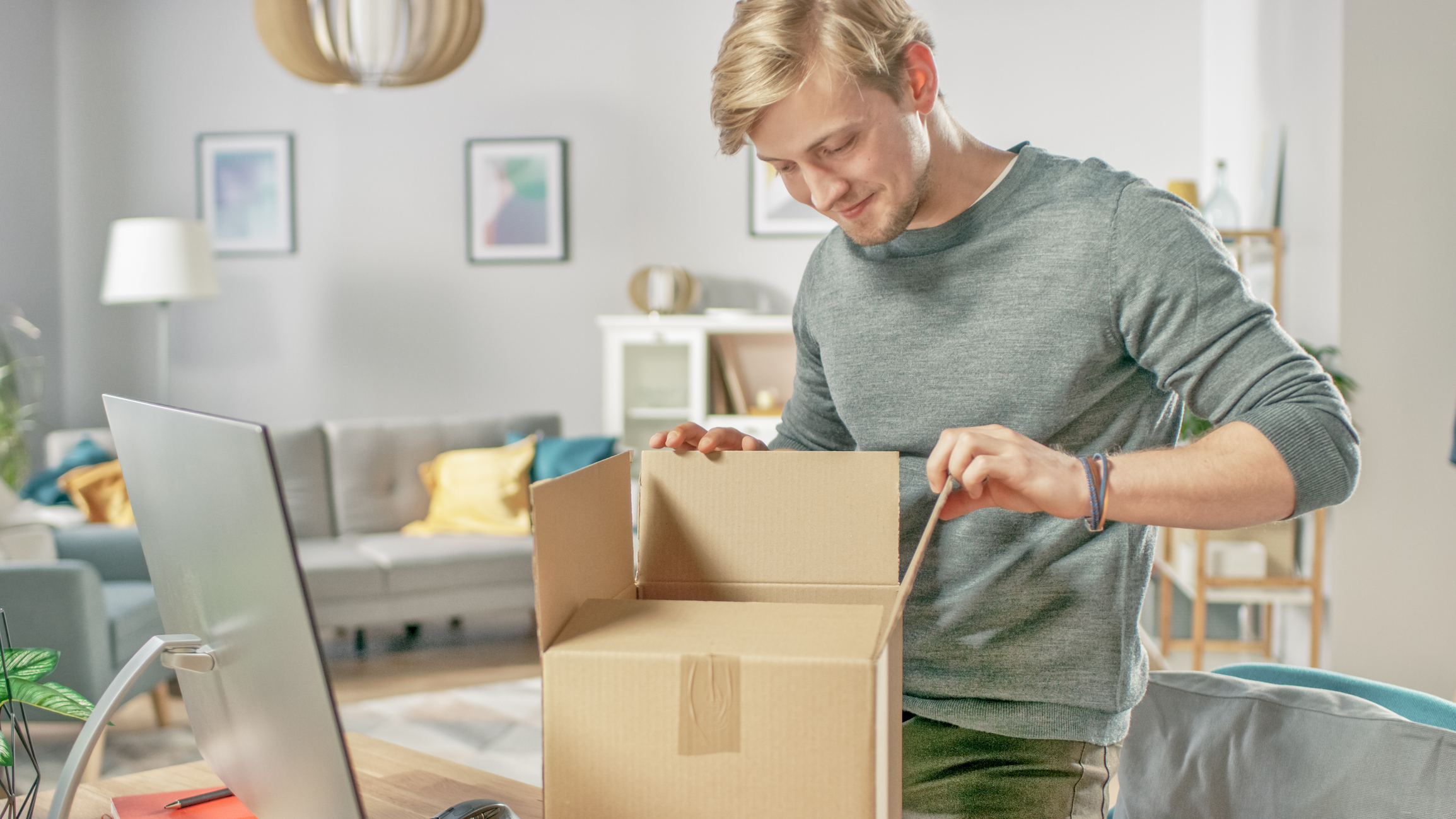 Có nên mua cổ phiếu Amazon sau quý kinh doanh bùng nổ vừa rồi?