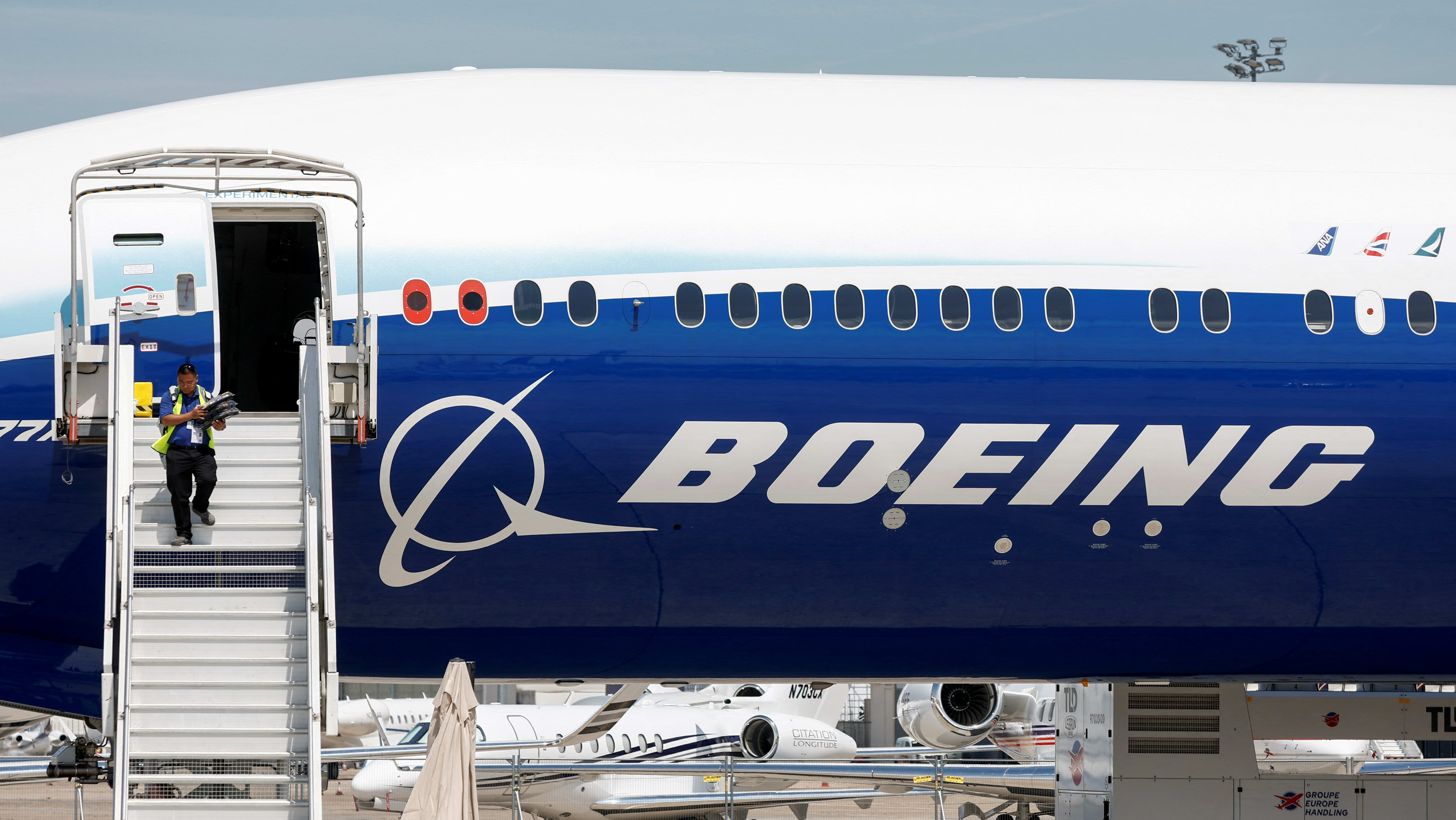 Cổ phiếu Boeing tăng vọt 50% sau 12 tháng: Mua bây giờ còn kịp?