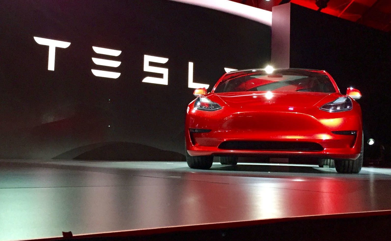 Ba xúc tác có thể giúp cổ phiếu Tesla tăng lên 300 đô la