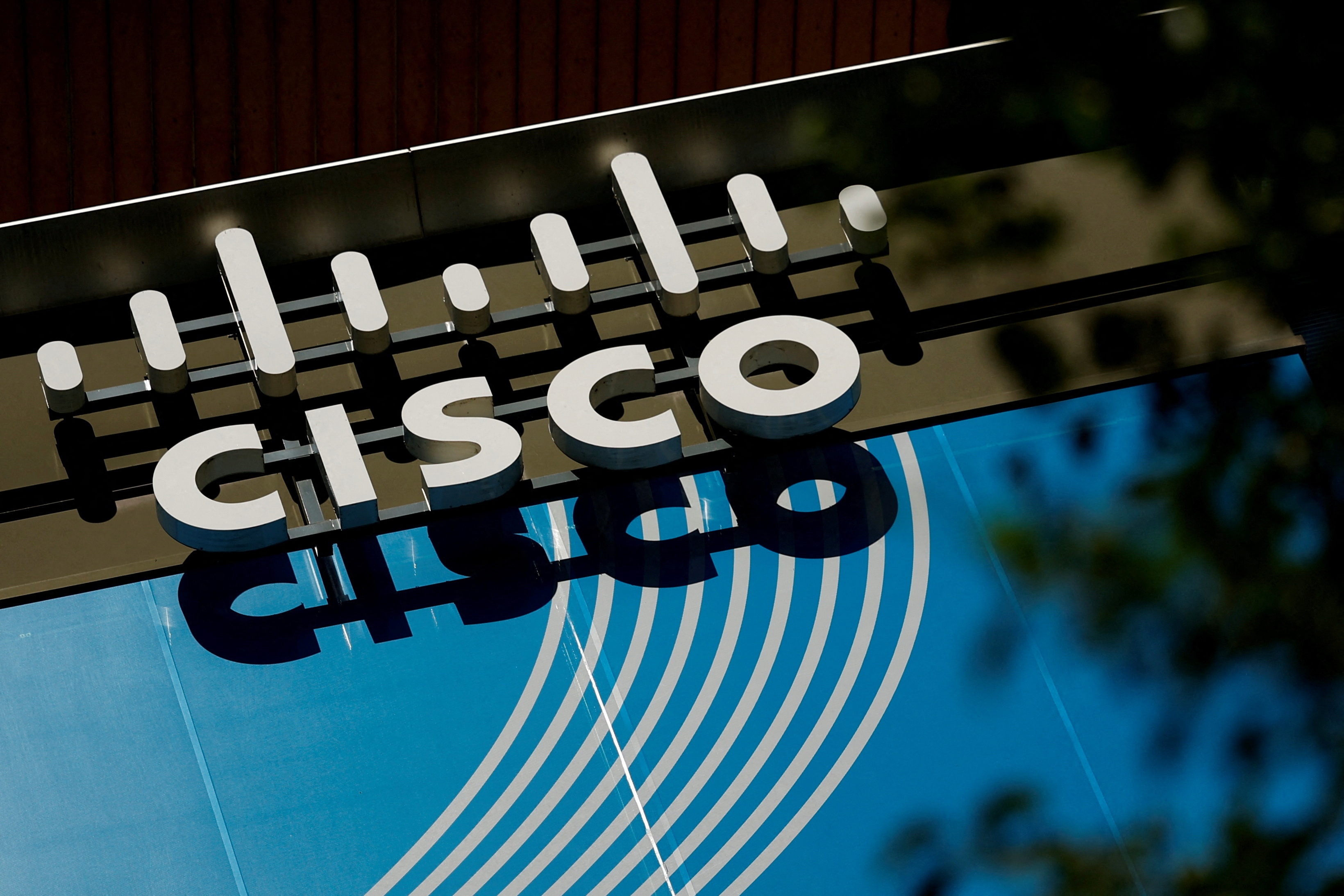 Thương vụ chia cổ tức của Tập đoàn công nghệ Cisco Systems