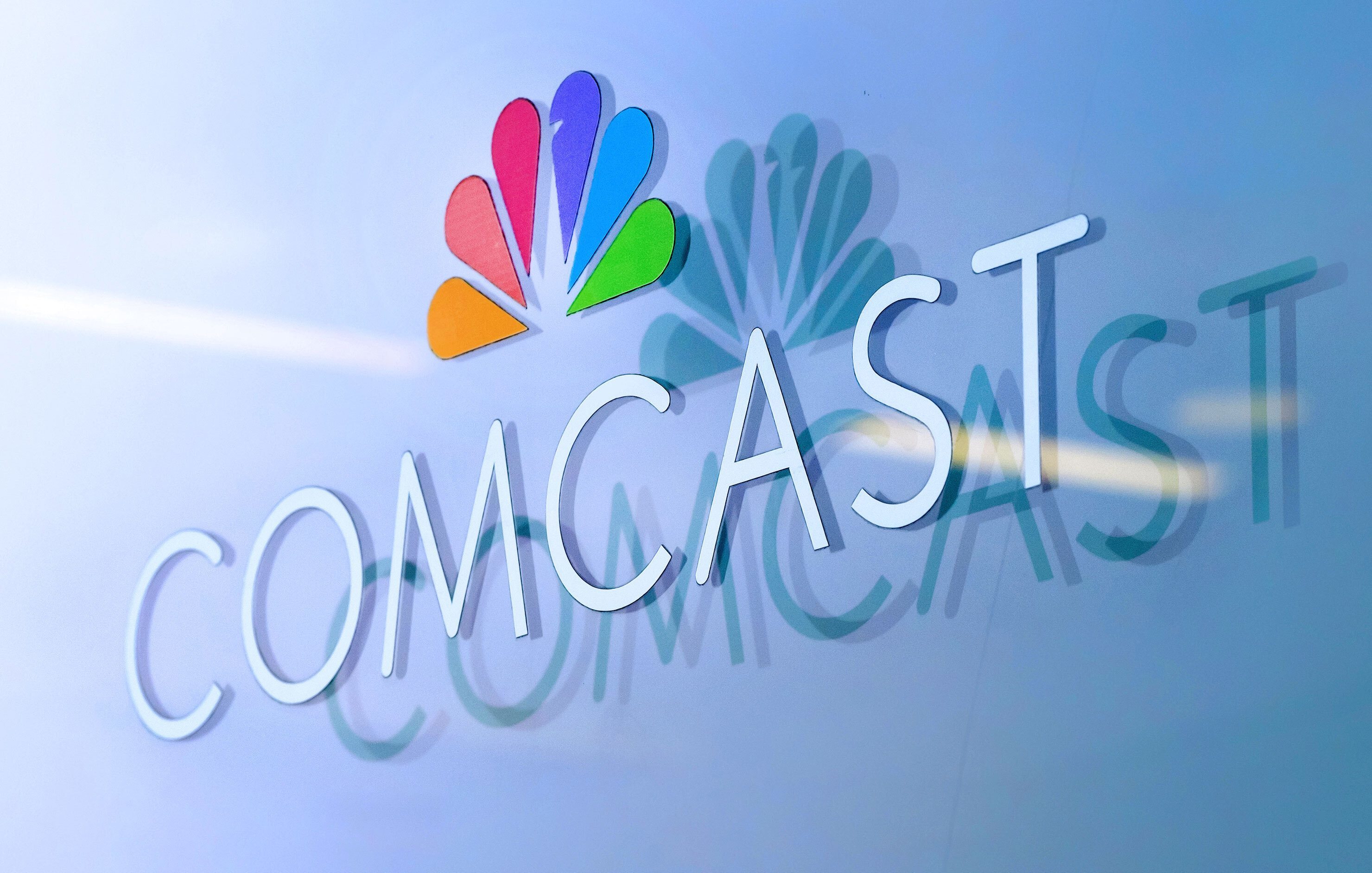 Comcast tiếp tục mất thuê bao truyền hình cáp, nhưng cổ phiếu lại đang trở nên đáng mua hơn