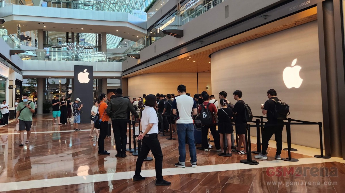 Có nên mua cổ phiếu Apple vào lúc này?