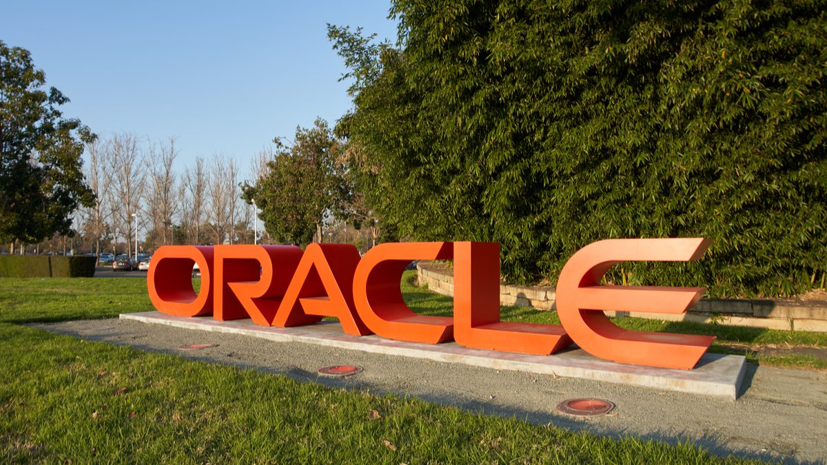 Oracle nhắc lại triển vọng năm 2026, ký hợp đồng AI trị giá 1,5 tỷ USD với một nhà cung cấp đám mây