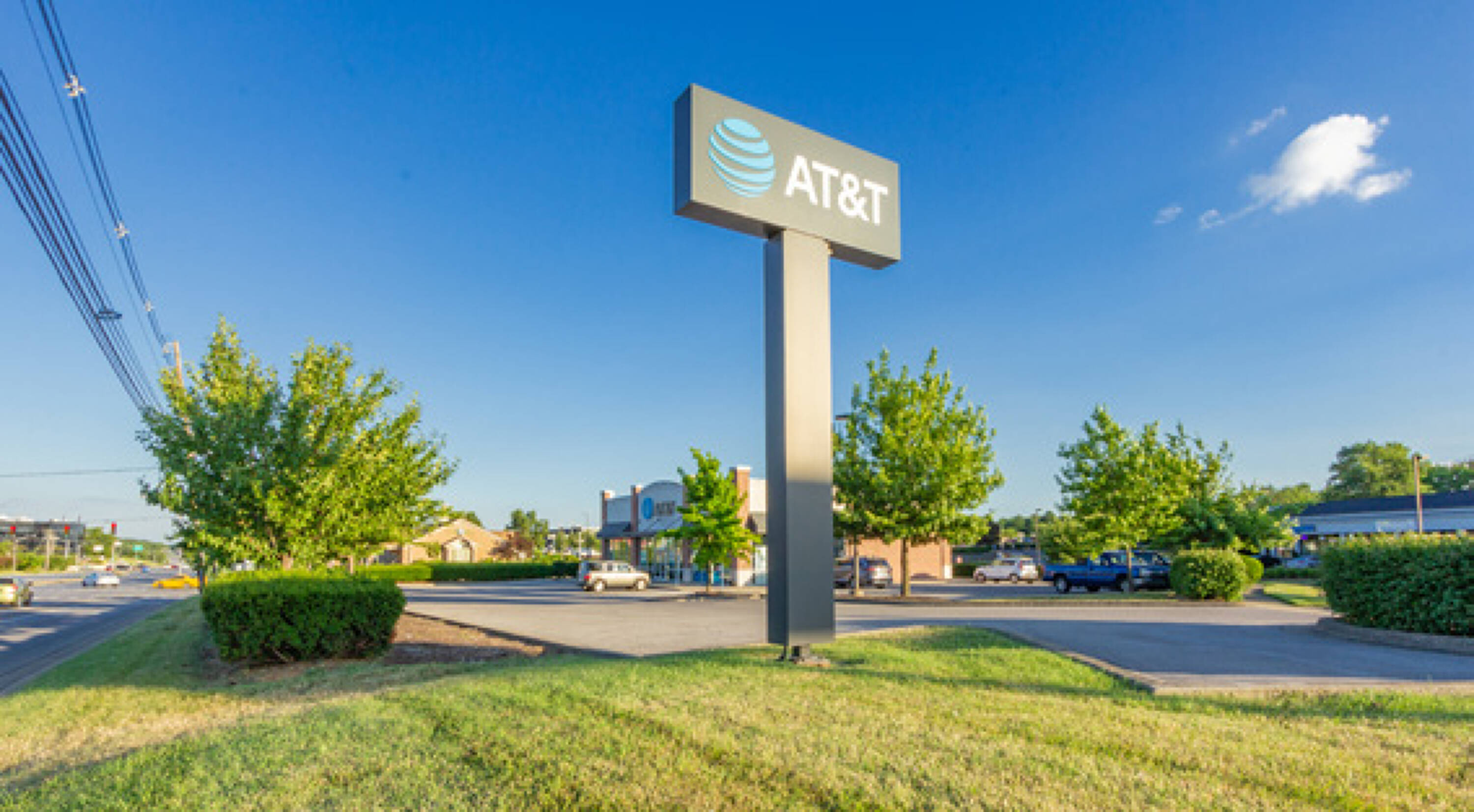 Có nên mua cổ phiếu AT&T ở thời điểm hiện tại?