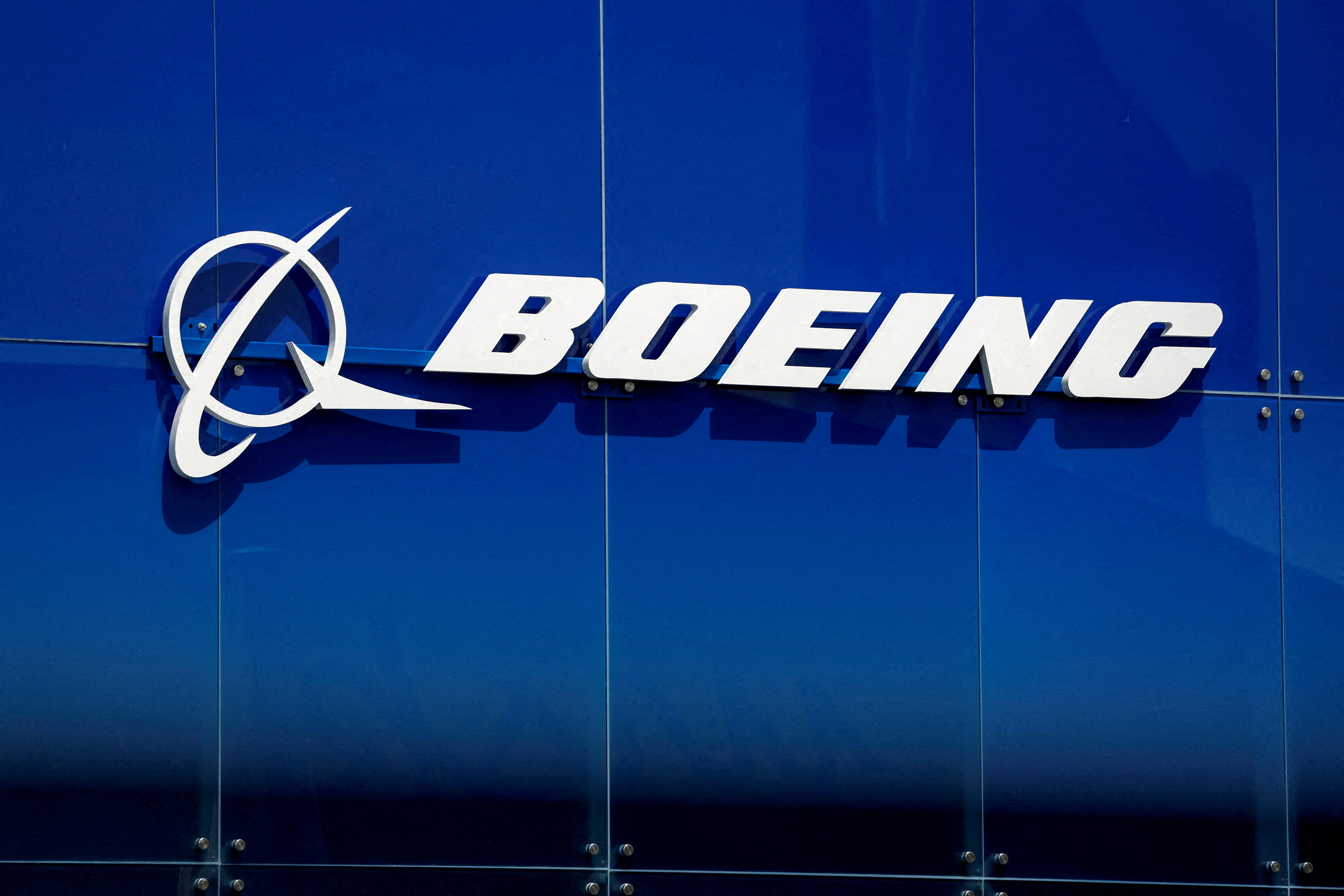 Cổ phiếu Boeing: Mua, Bán hay Giữ?