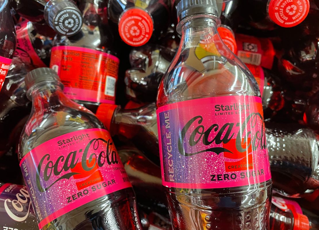 Có nên mua ngay cổ phiếu Coca-Cola?