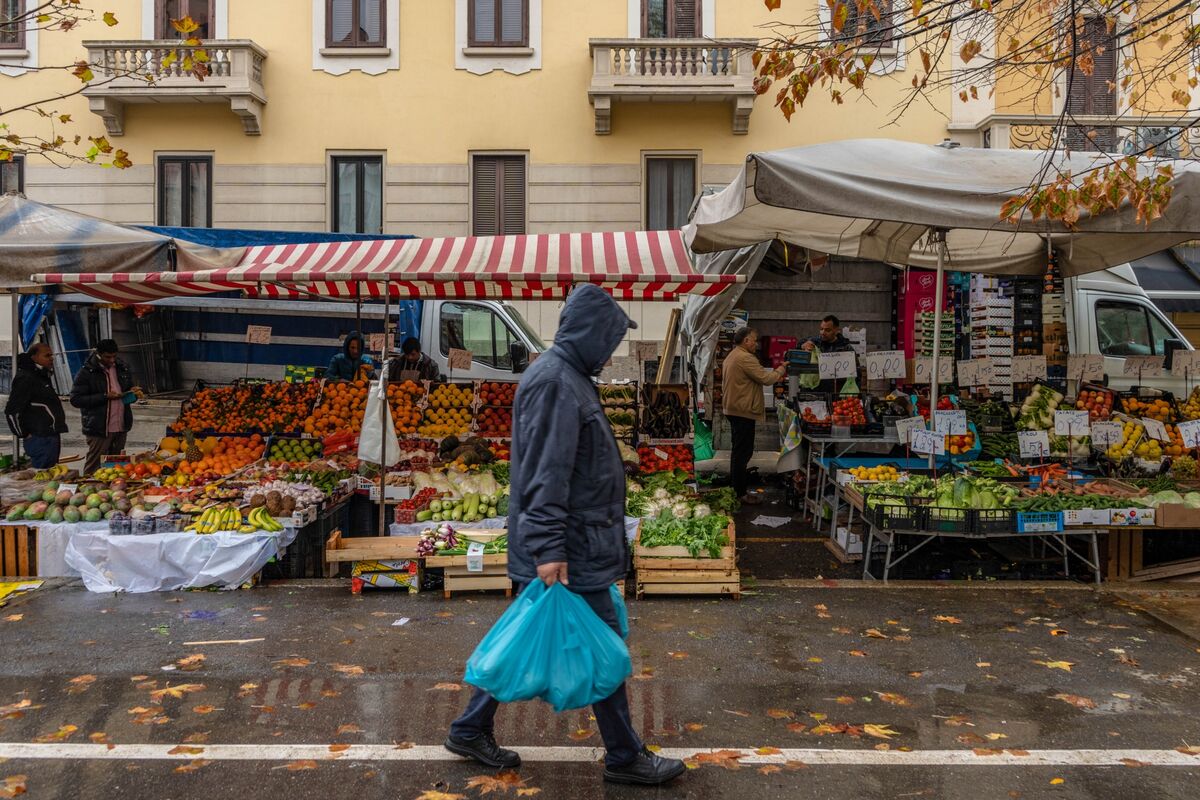 Hỗ trợ người dân Italy có thu nhập thấp