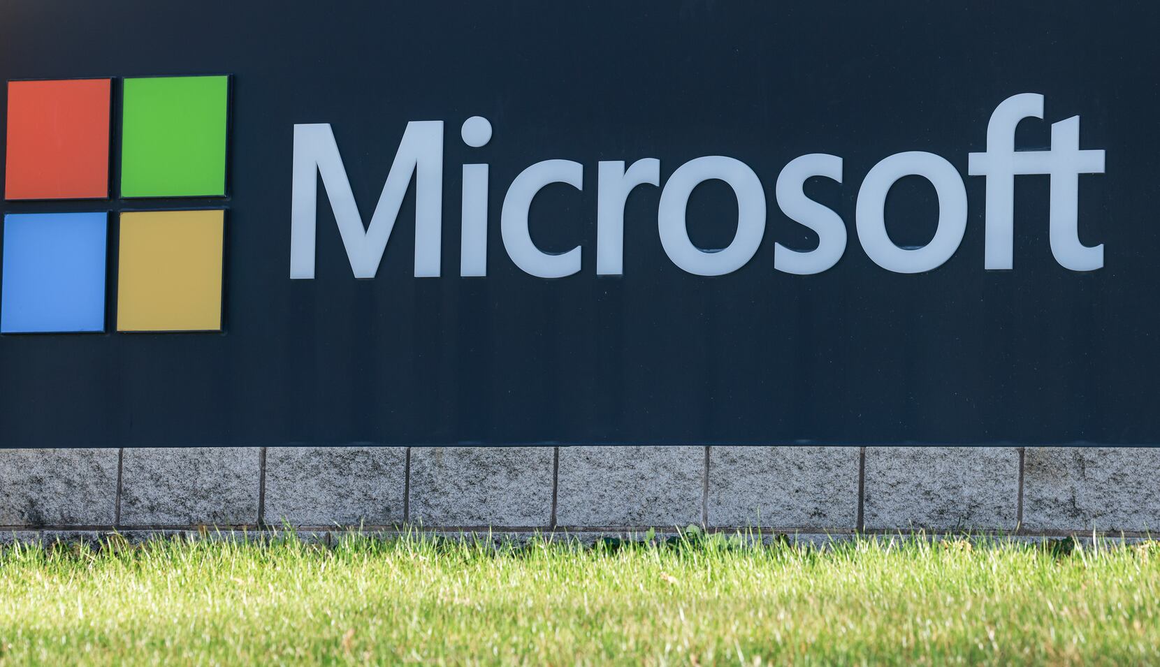 Có nên mua cổ phiếu Microsoft không?