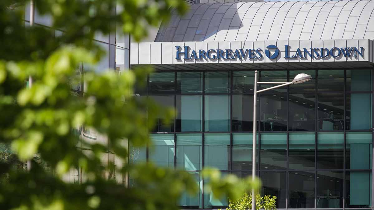 Hargreaves Lansdown: lợi nhuận tăng vọt khi nhà đầu tư giữ tiền mặt trong bối cảnh lãi suất tăng cao