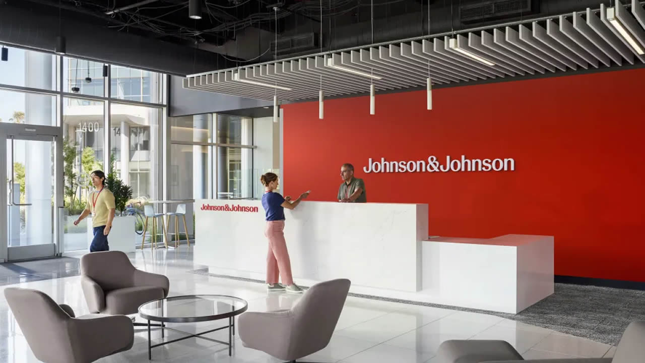 Johnson & Johnson: Cổ phiếu có mức cổ tức đáng mua và nắm giữ dài lâu