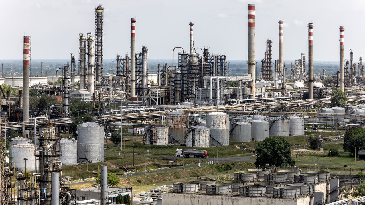 Tin nóng 24/11/2023 - Dầu giảm 1% do lo ngại xung quanh sự trì hoãn của cuộc họp OPEC+