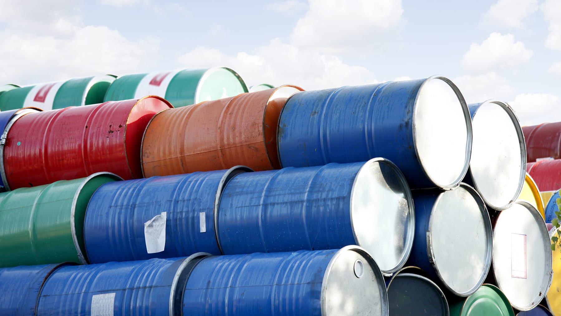Tin nóng 01/12/2023 - Dầu giảm hơn 2% sau khi OPEC+ thông báo mức cắt giảm sản lượng ít hơn kỳ vọng