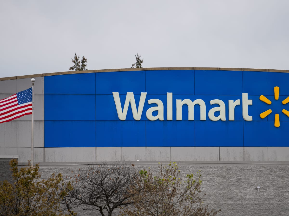 Với báo cáo tài chính mới nhất, liệu nhà đầu tư nên mua hay bán cổ phiếu Walmart?