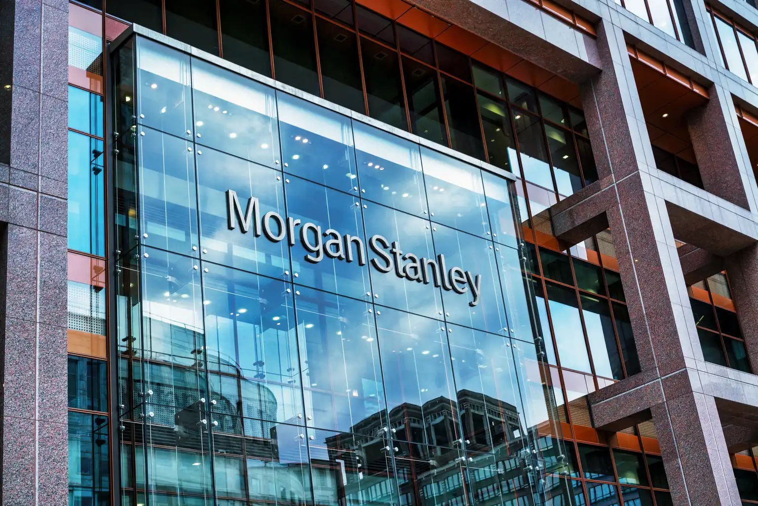 Morgan Stanley (MS): Tổng quan trước ngày báo cáo thu nhập