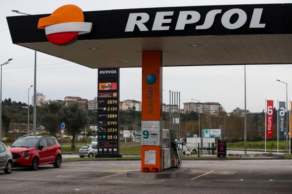Tập đoàn năng lượng Tây Ban Nha Repsol trả cổ tức 0,40 EUR