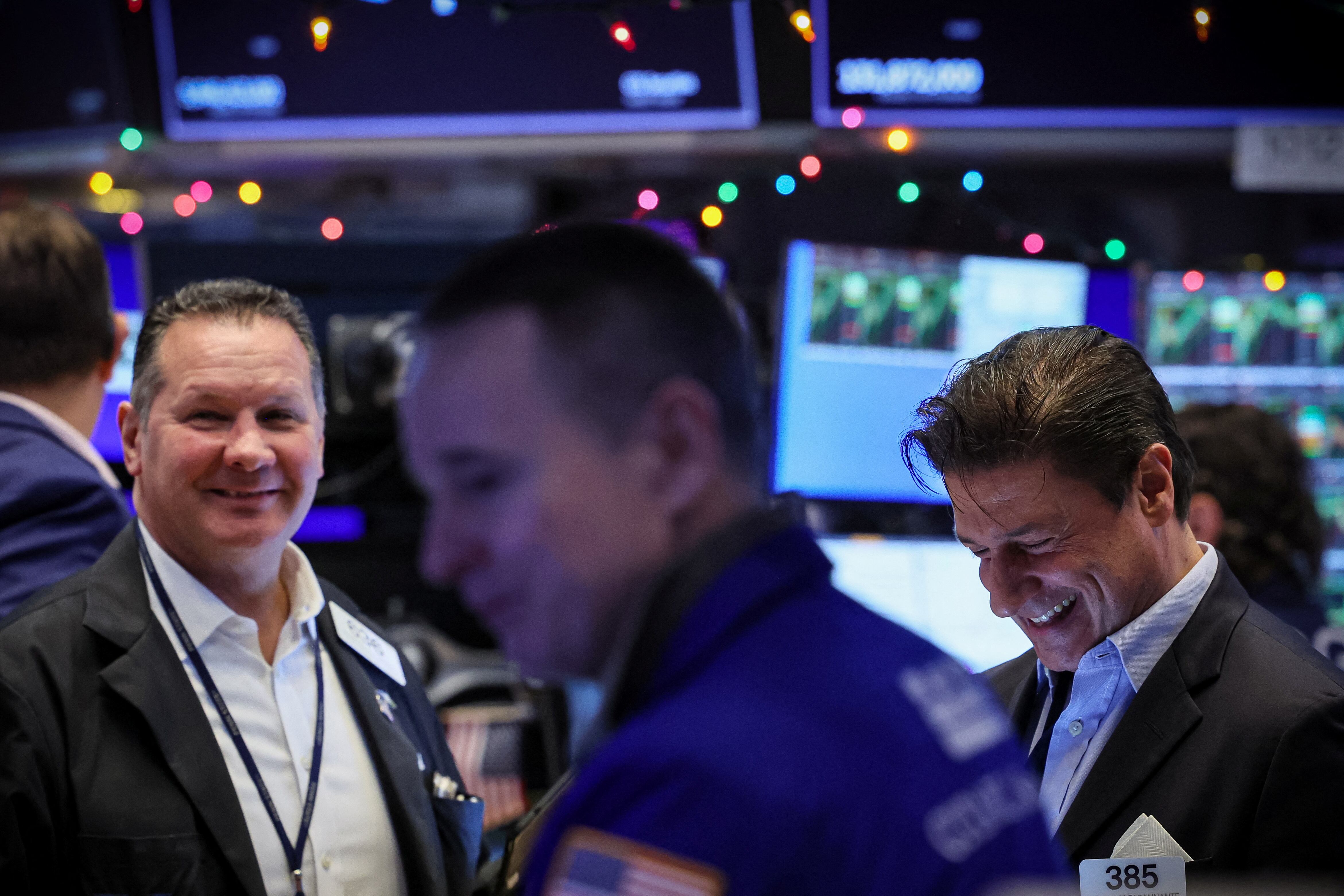 Tin nóng 22/01: S&P 500 lập đỉnh kỷ lục đầu tiên sau 2 năm