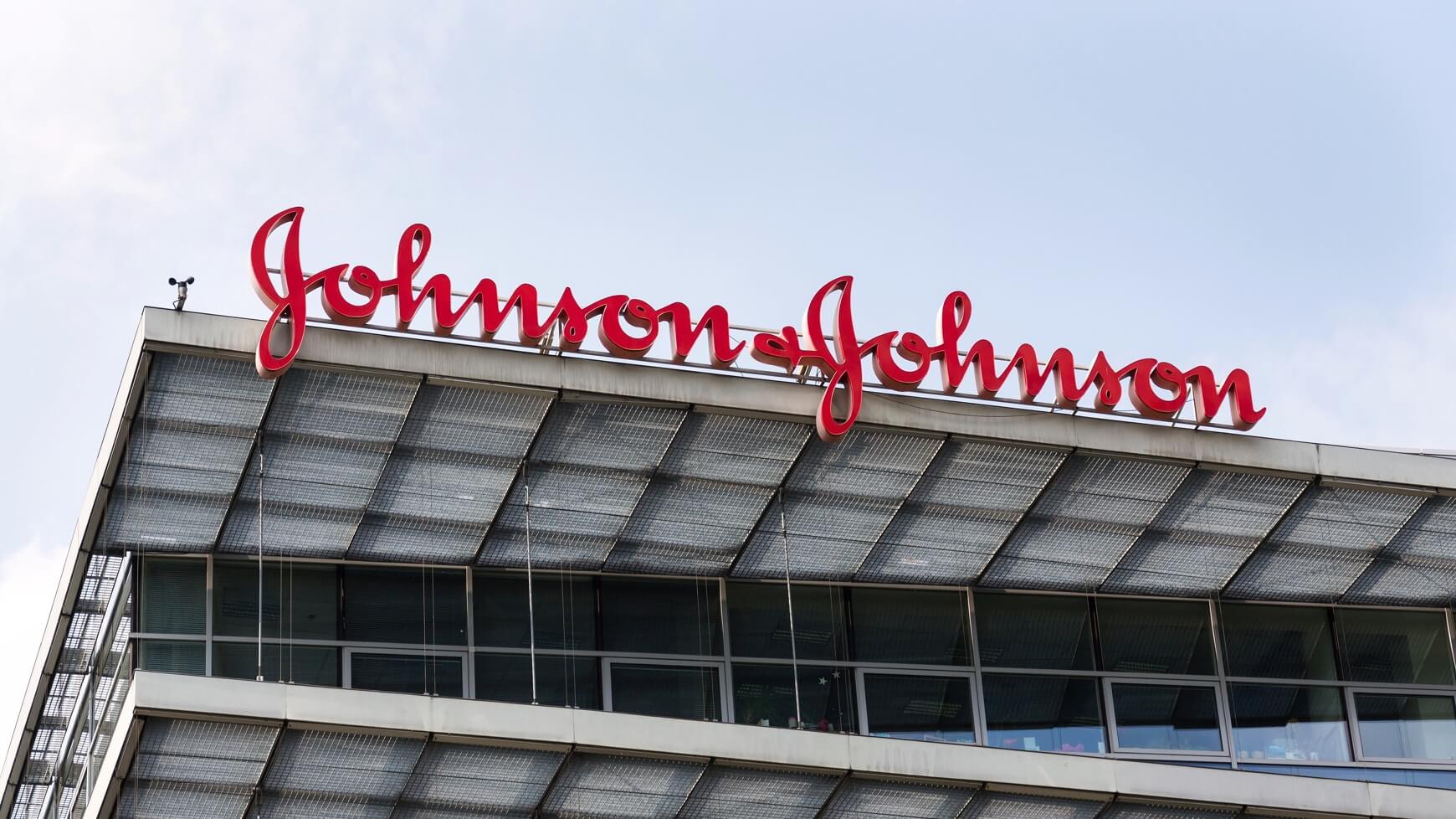 Cổ tức của Johnson & Johnson tăng trong 61 năm liên tiếp