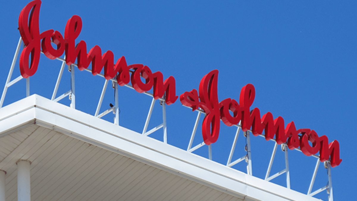 Cổ phiếu Johnson & Johnson có đáng mua ngay không?