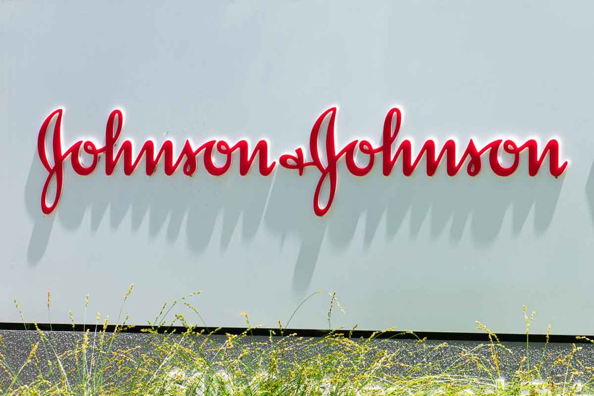 Cổ phiếu Johnson & Johnson còn có thể tăng thêm 33%