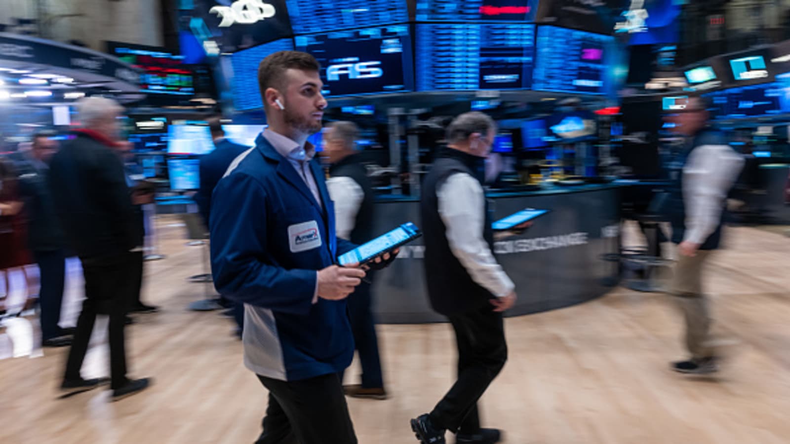 Tin nóng 11/03: Chứng khoán Mỹ mất đỉnh kỷ lục với Nasdaq dẫn đầu đà giảm