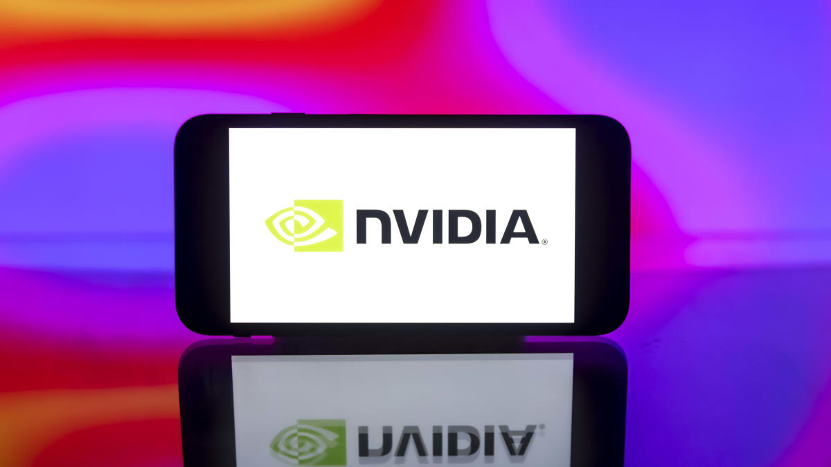 Cổ phiếu Nvidia giao dịch gần mức cao nhất trong lịch sử: có nên mua?