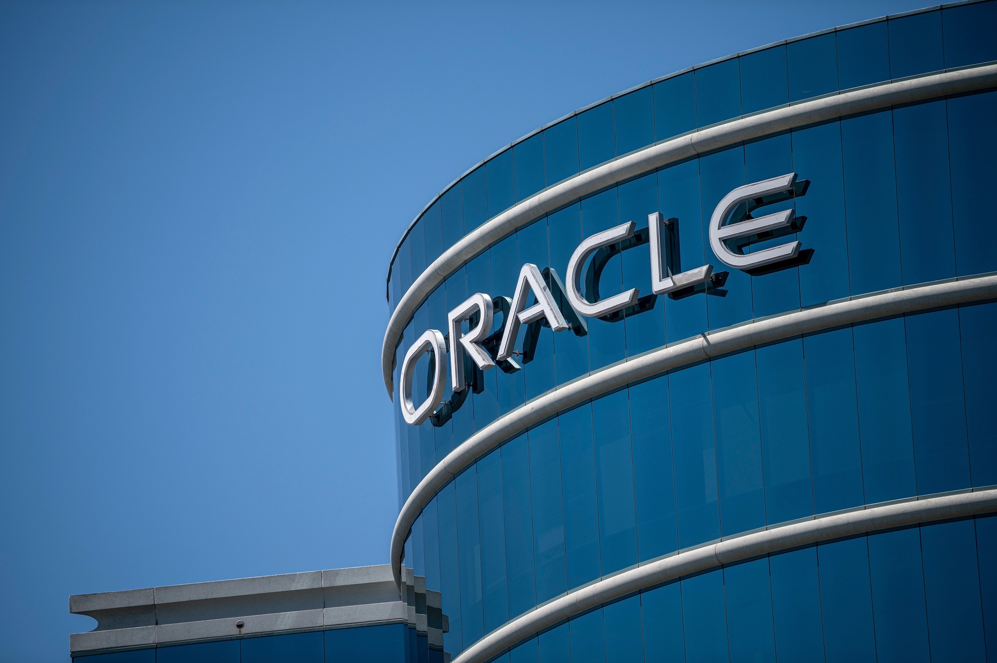 Cổ phiếu của Oracle thu hút các nhà đầu tư giá trị