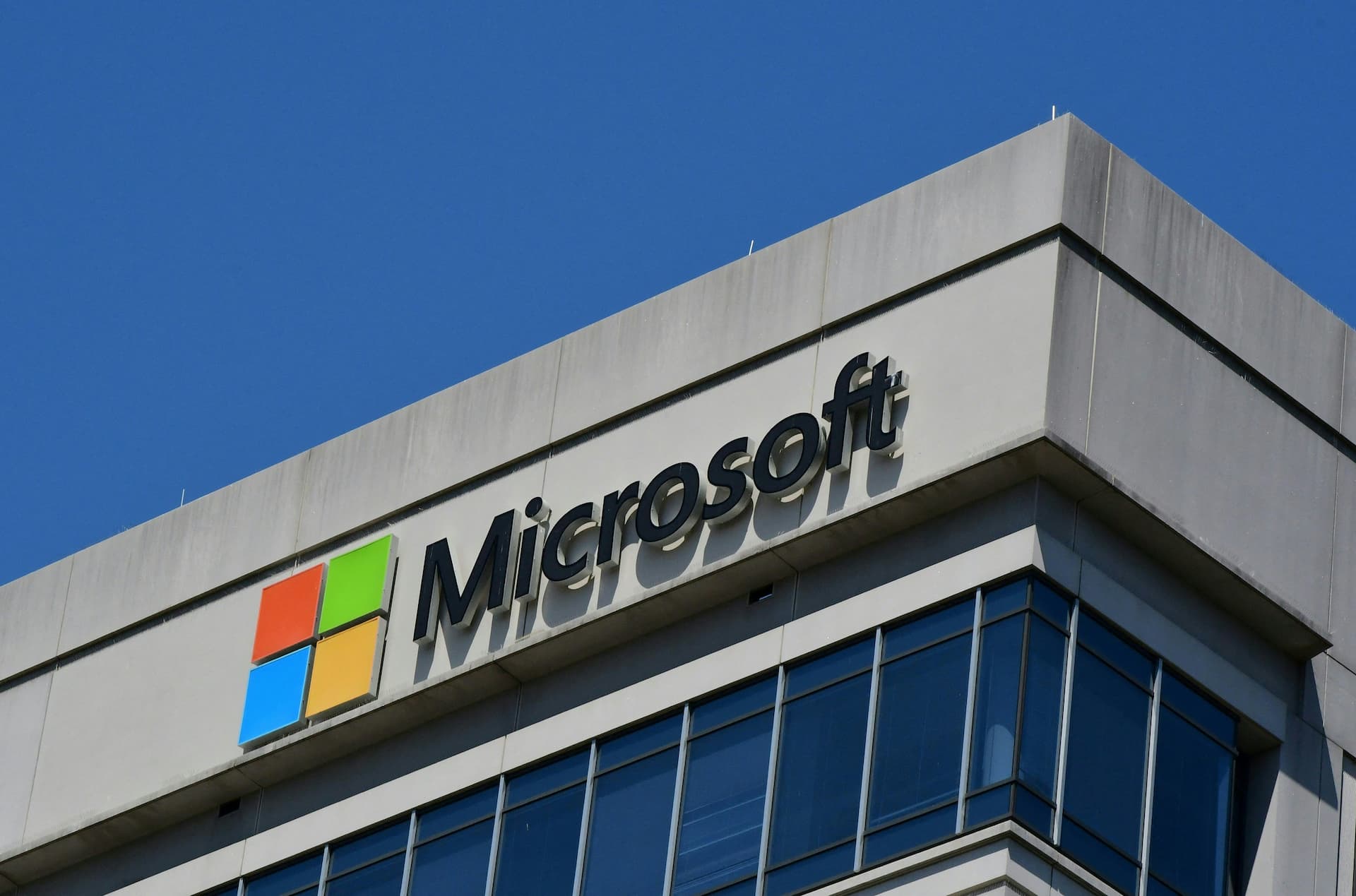 Microsoft duy trì cổ tức hàng quý ở mức 0,75 USD