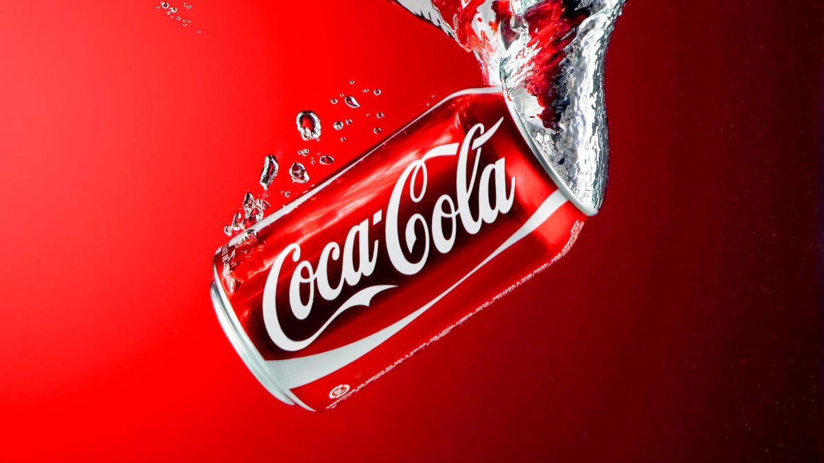 Coca-Cola: Mua, Bán, hay Nắm giữ?