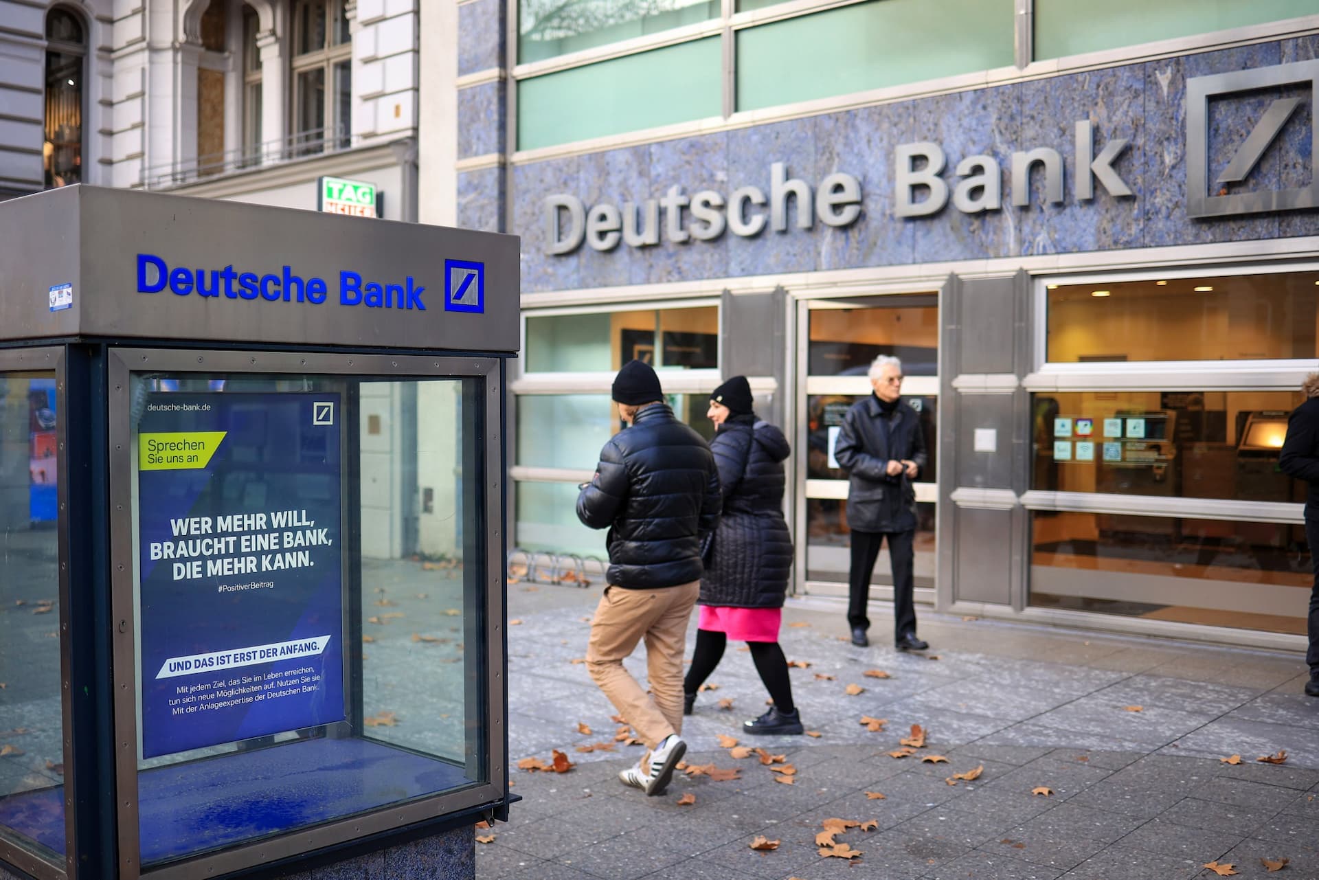 Deutsche Bank tăng 50% cổ tức lên 0,45 euro 