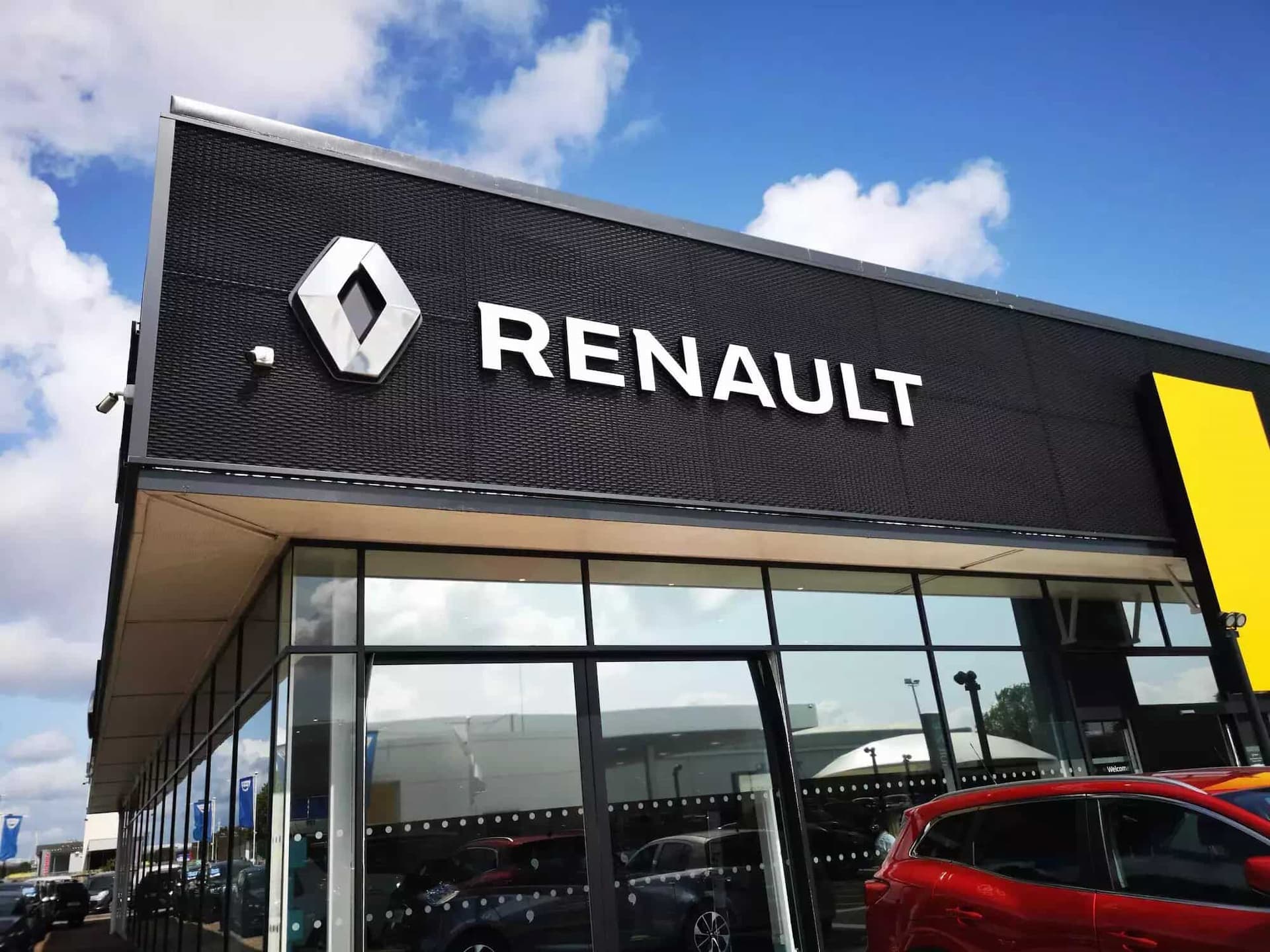 Renault: Giữ nguyên xếp hạng Mua nhờ doanh thu quý I khả quan