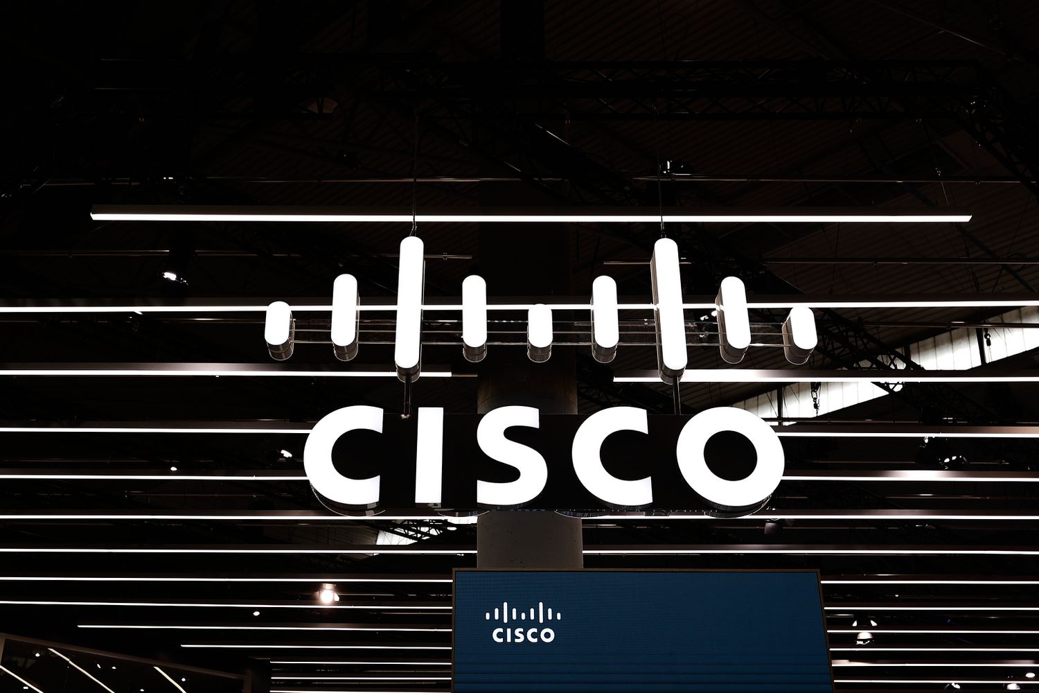 Doanh thu giảm mạnh, Cisco vẫn báo cáo kết quả kinh doanh tốt hơn kỳ vọng