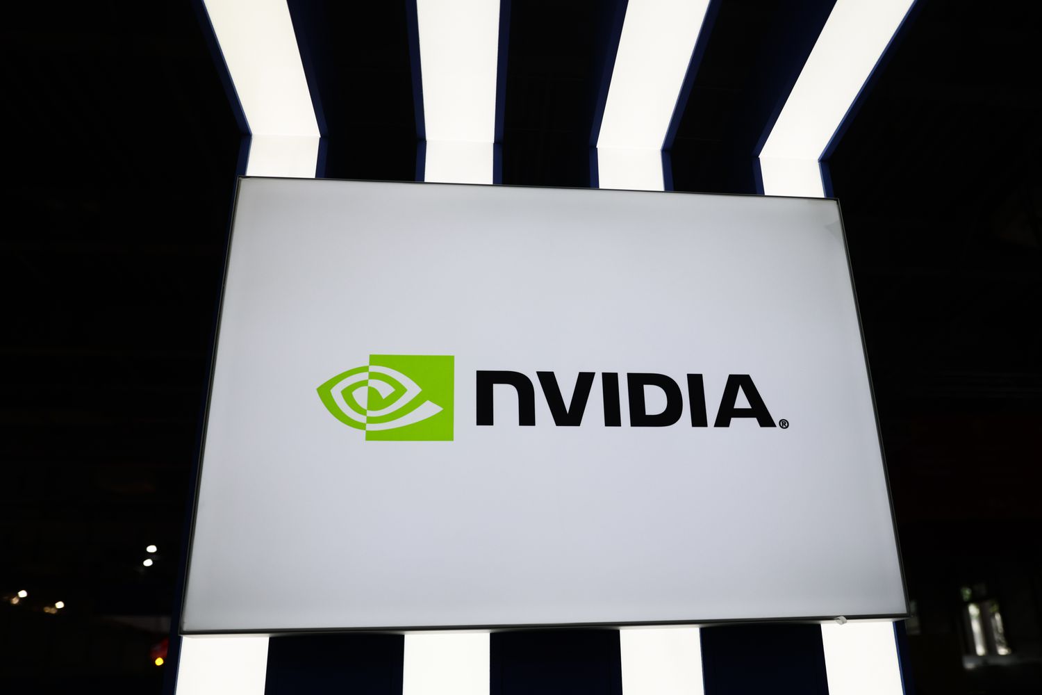 Nvidia tuyên bố chia tách cổ phiếu, giờ là lúc để mua?